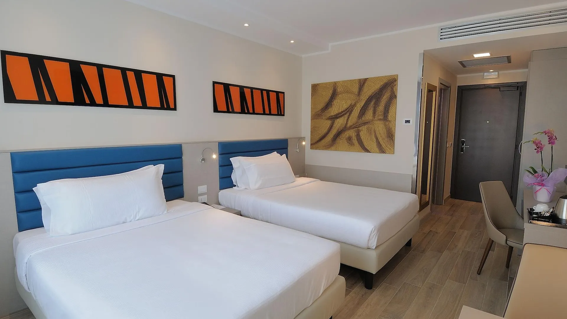 Ih Hotels Milano Lorenteggio  Milan