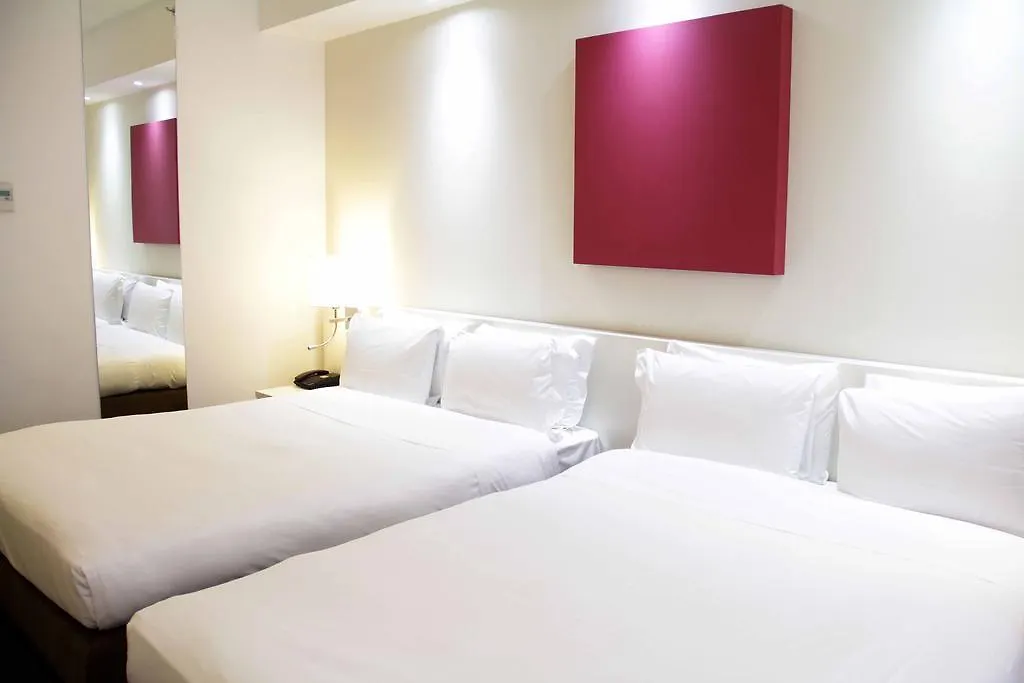 Ih Hotels Milano Lorenteggio 4*, Milan