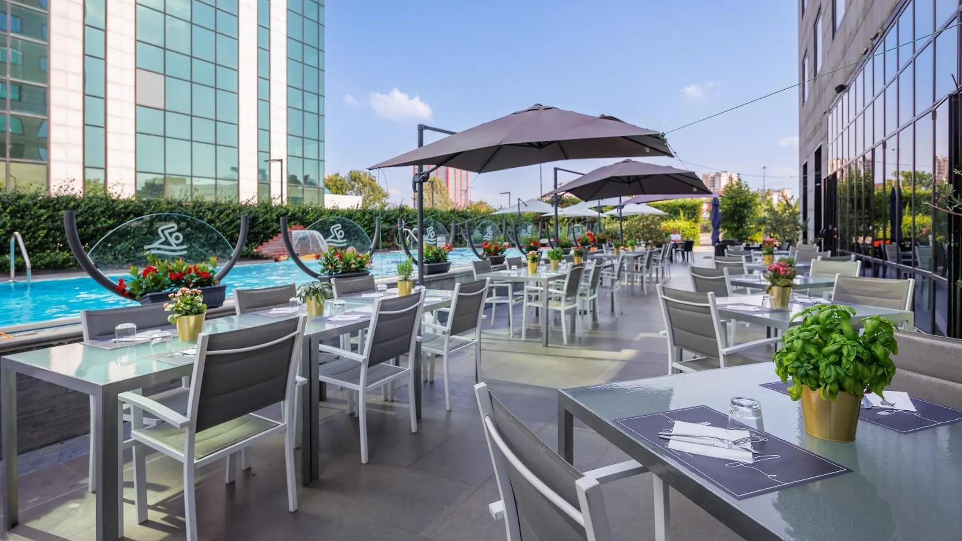 Ih Hotels Milano Lorenteggio  Milan